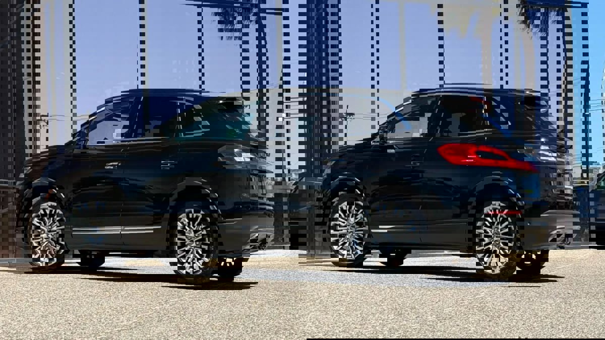 Used 2016 Lincoln MKX Reserve w/ Technology Package image 6