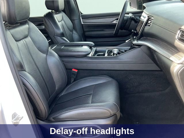 Used 2024 Jeep Wagoneer Series III AWD/4WD image 26