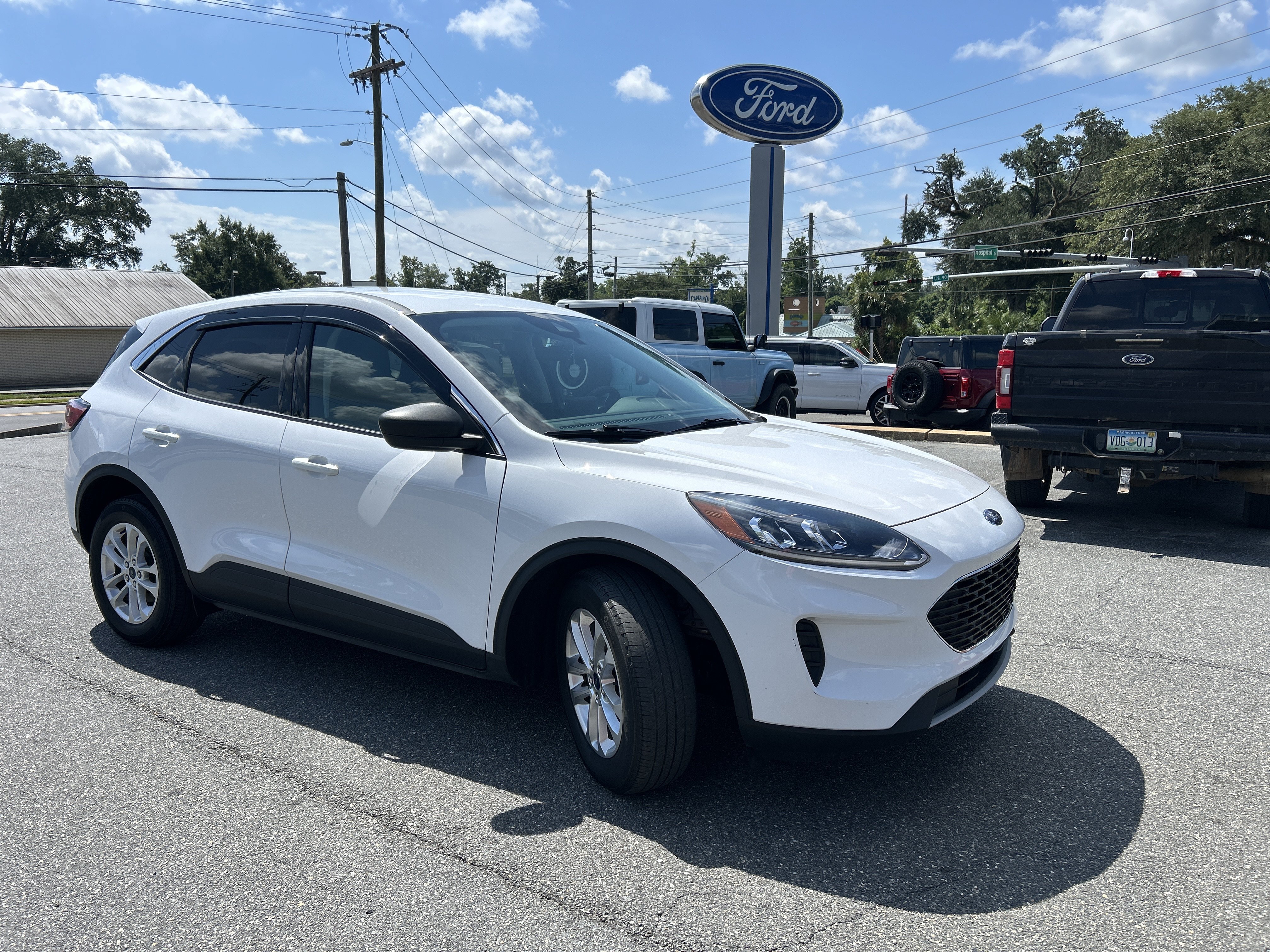 Used 2022 Ford Escape SE w/ Convenience Package FWD image 1