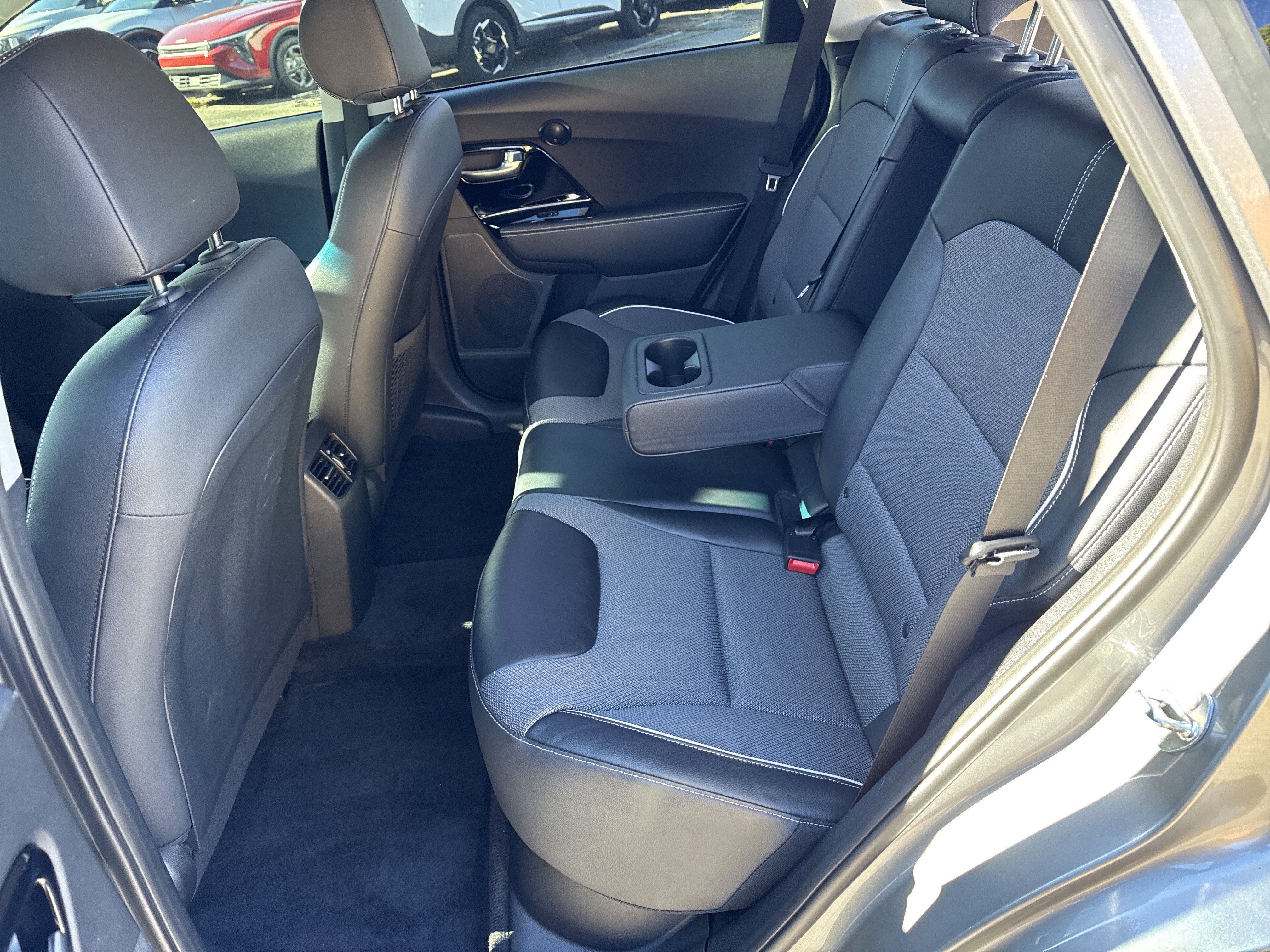 Used 2022 Kia Niro EX image 20