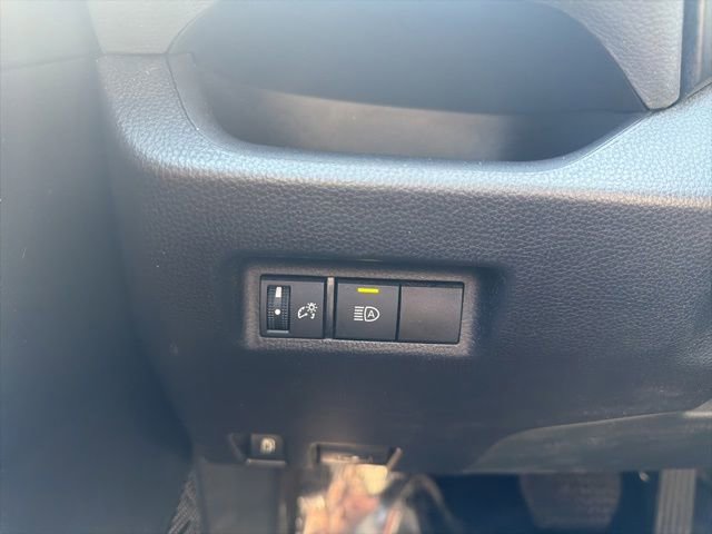 Used 2023 Toyota RAV4 LE AWD/4WD image 43