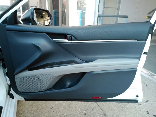 Used 2022 Toyota Camry LE image 17