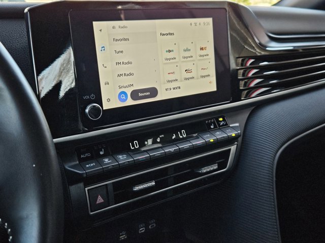 Used 2025 Toyota Camry SE w/ Convenience Package image 14