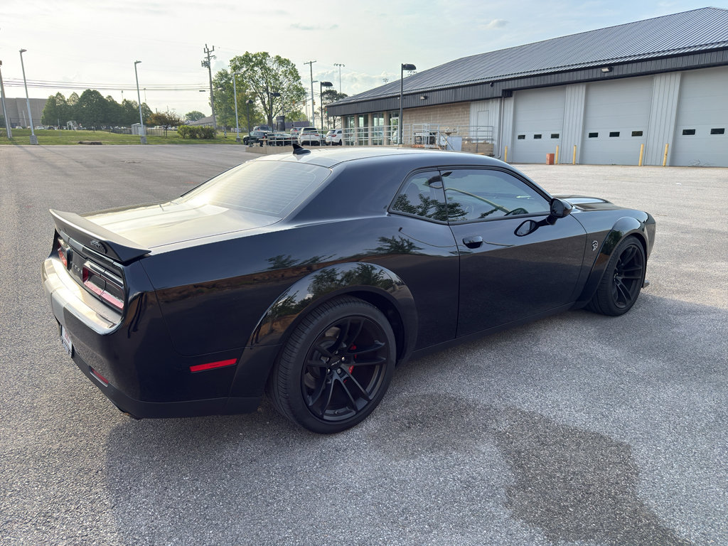 Used 2021 Dodge Challenger SRT Hellcat RWD image 5