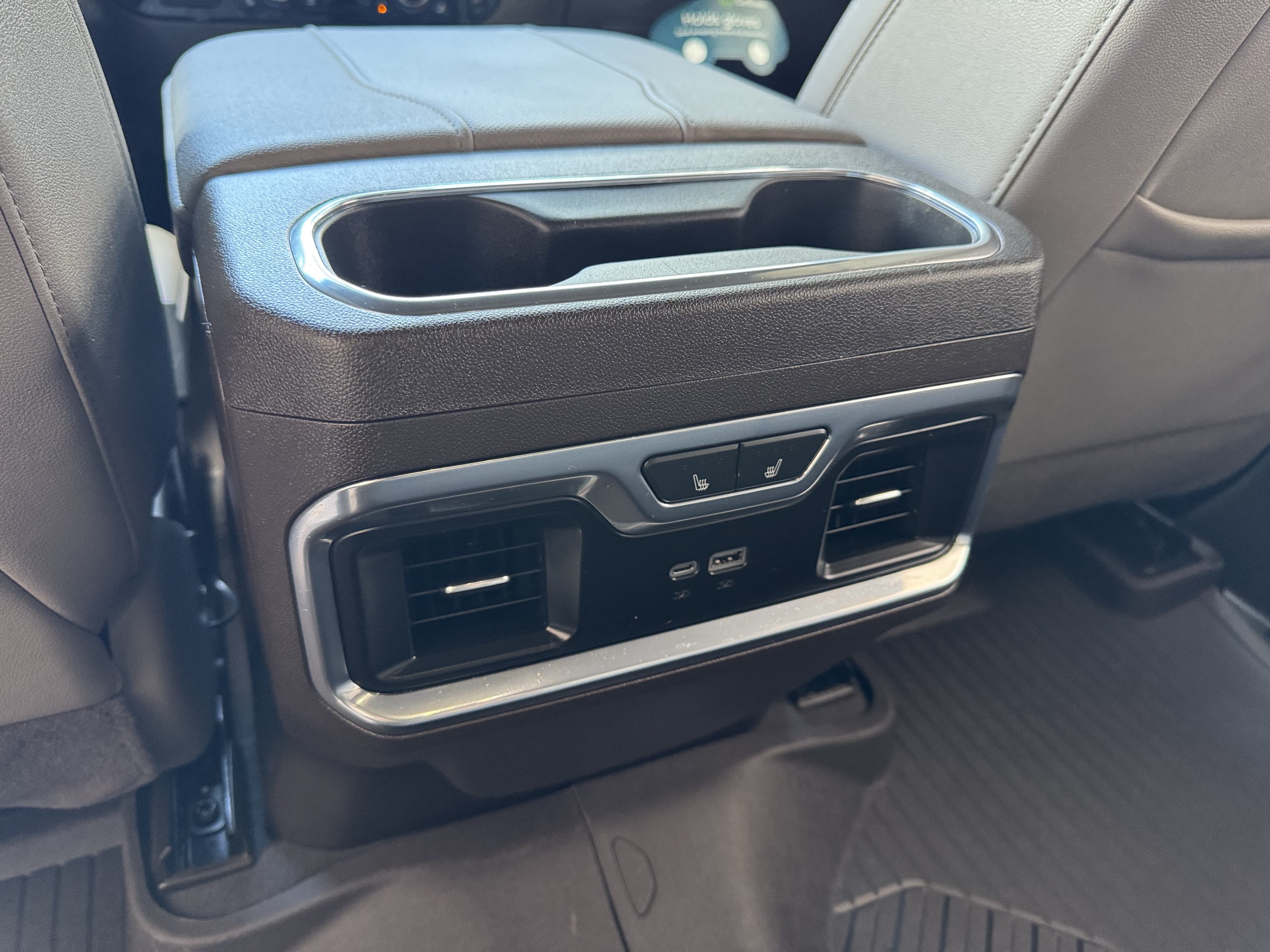 Certified 2025 Chevrolet Silverado 3500 LTZ w/ LTZ Convenience Package AWD/4WD image 17