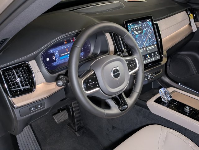 New 2026 Volvo XC90 T8 Plus w/ Protection Package AWD/4WD image 14