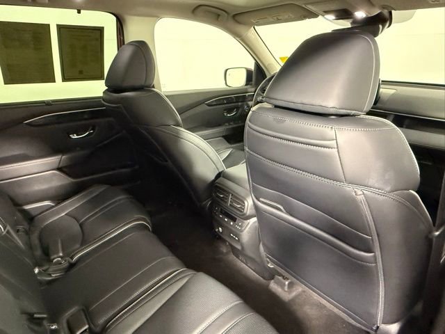 Used 2025 Honda Pilot Elite image 45