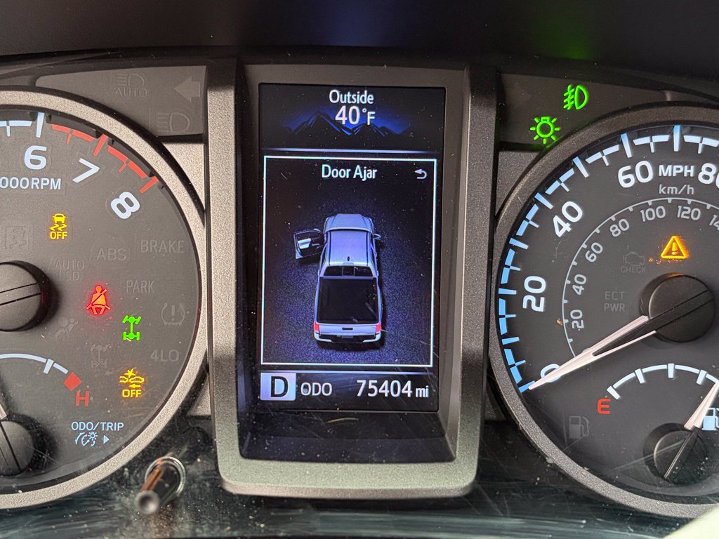 Used 2019 Toyota Tacoma TRD Sport w/ TRD Premium Sport Package AWD/4WD image 32
