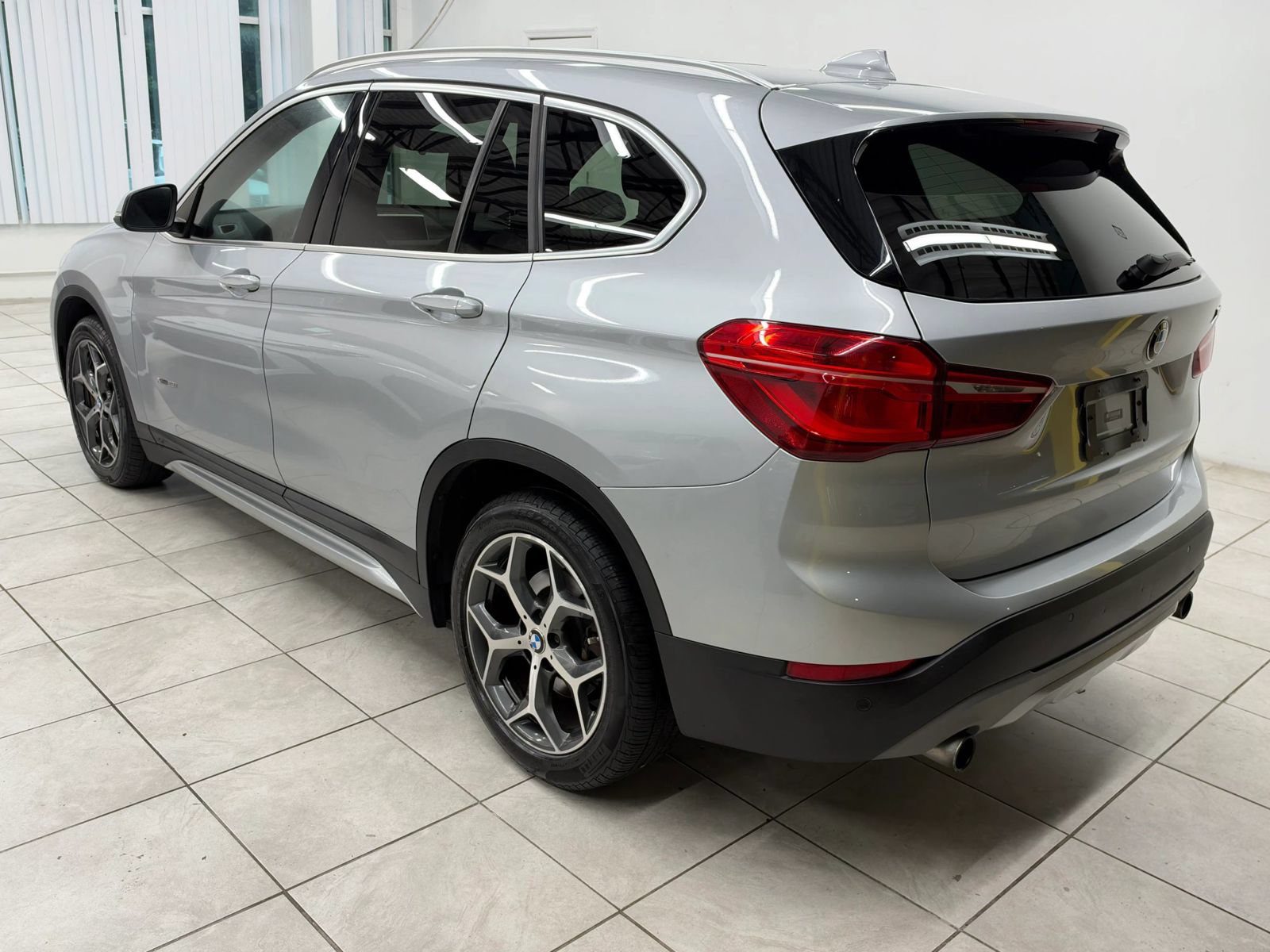 Used 2016 BMW X1 xDrive28i AWD/4WD image 7