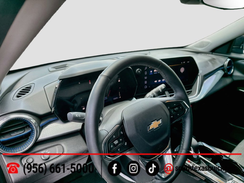 Used 2025 Chevrolet Trax LT w/ Driver Confidence Package FWD image 12
