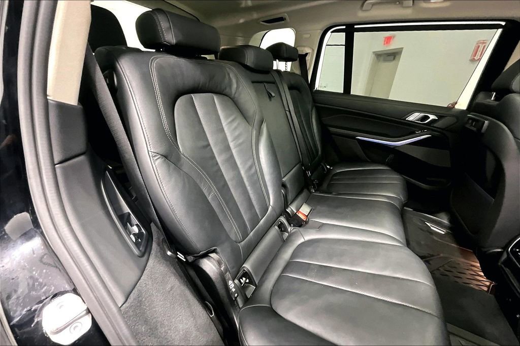 Used 2021 BMW X7 xDrive40i w/ Premium Package AWD/4WD image 28