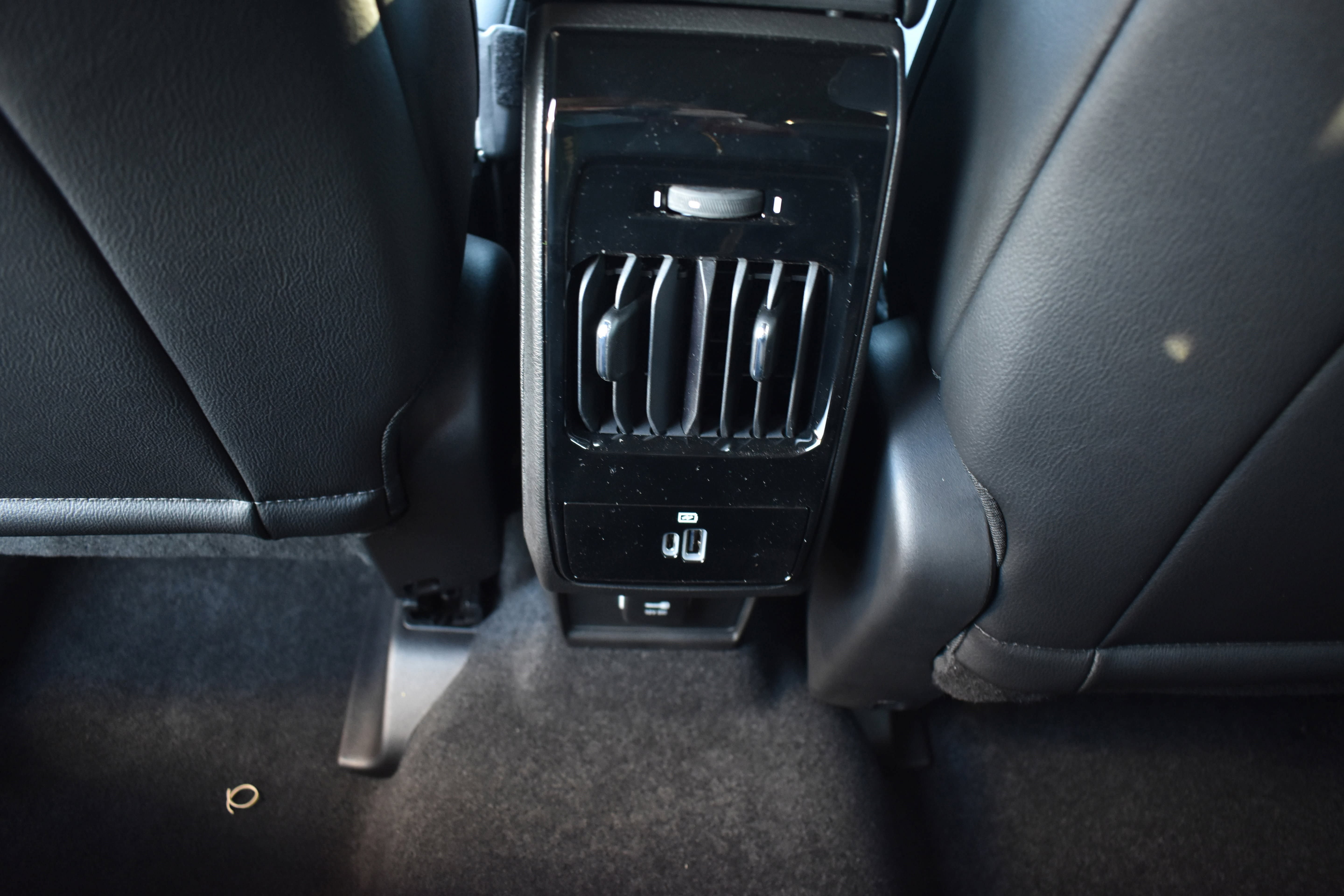 New 2026 Jeep Compass Latitude AWD/4WD image 28