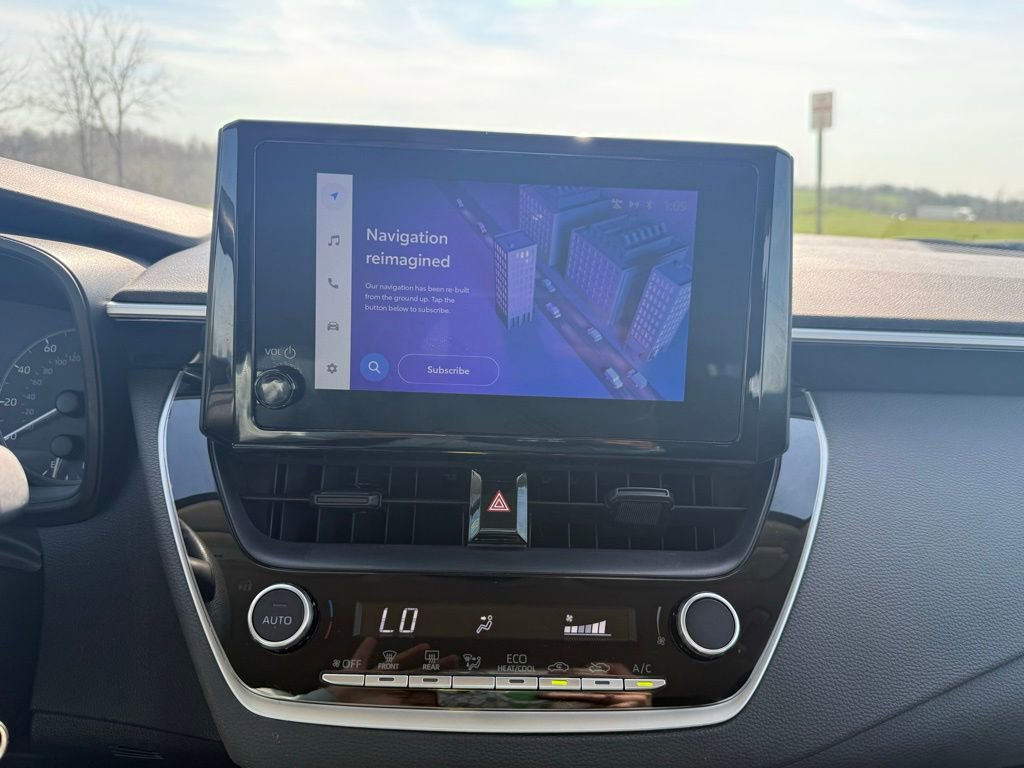 Used 2025 Toyota Corolla LE image 36