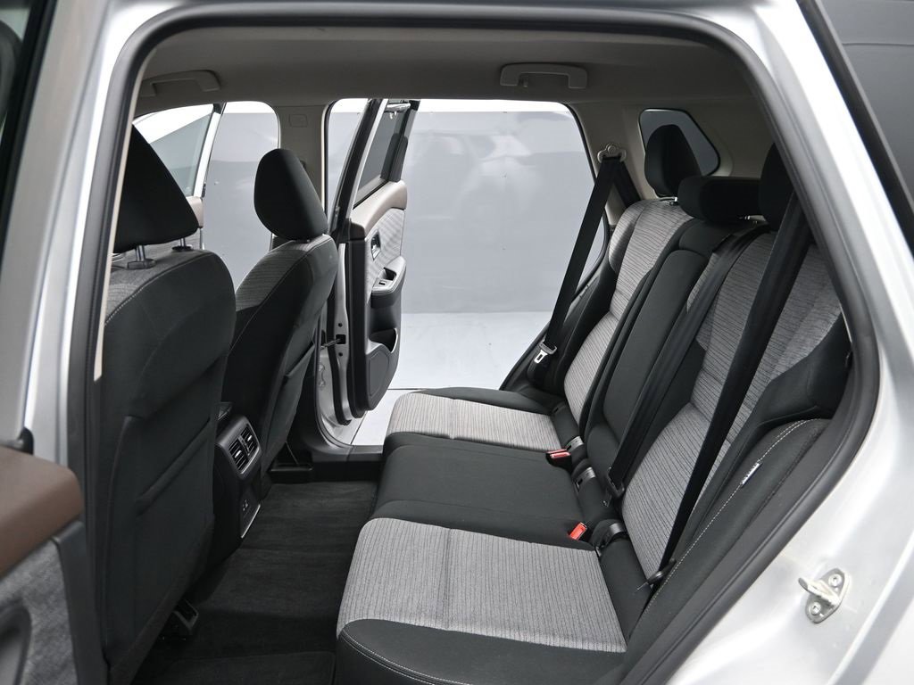 Used 2021 Nissan Rogue SV image 14