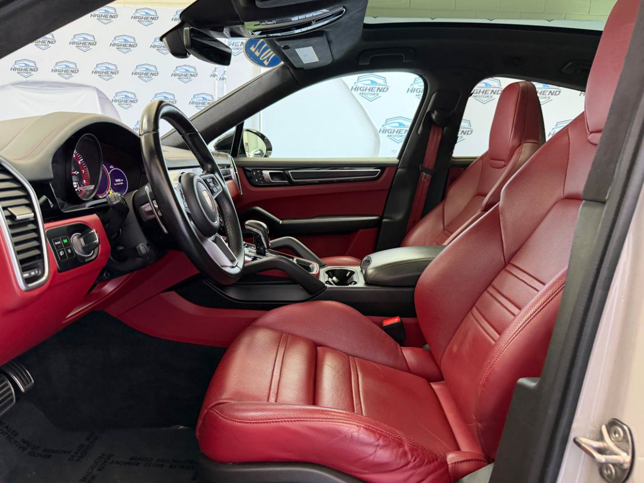 Used 2022 Porsche Cayenne GTS AWD/4WD image 16