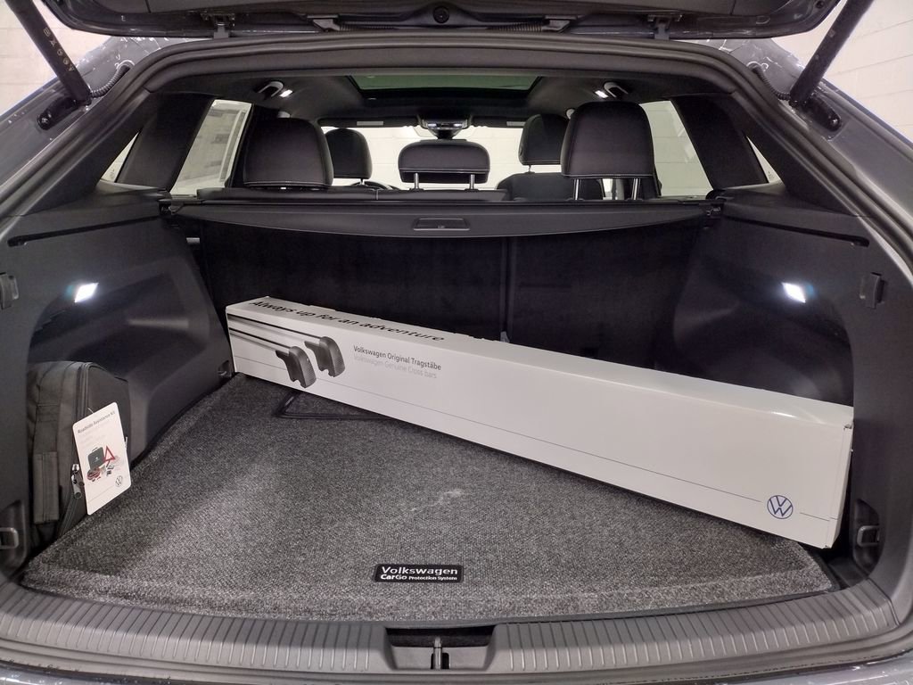 New 2026 Volkswagen Atlas Cross Sport SEL R-Line image 18