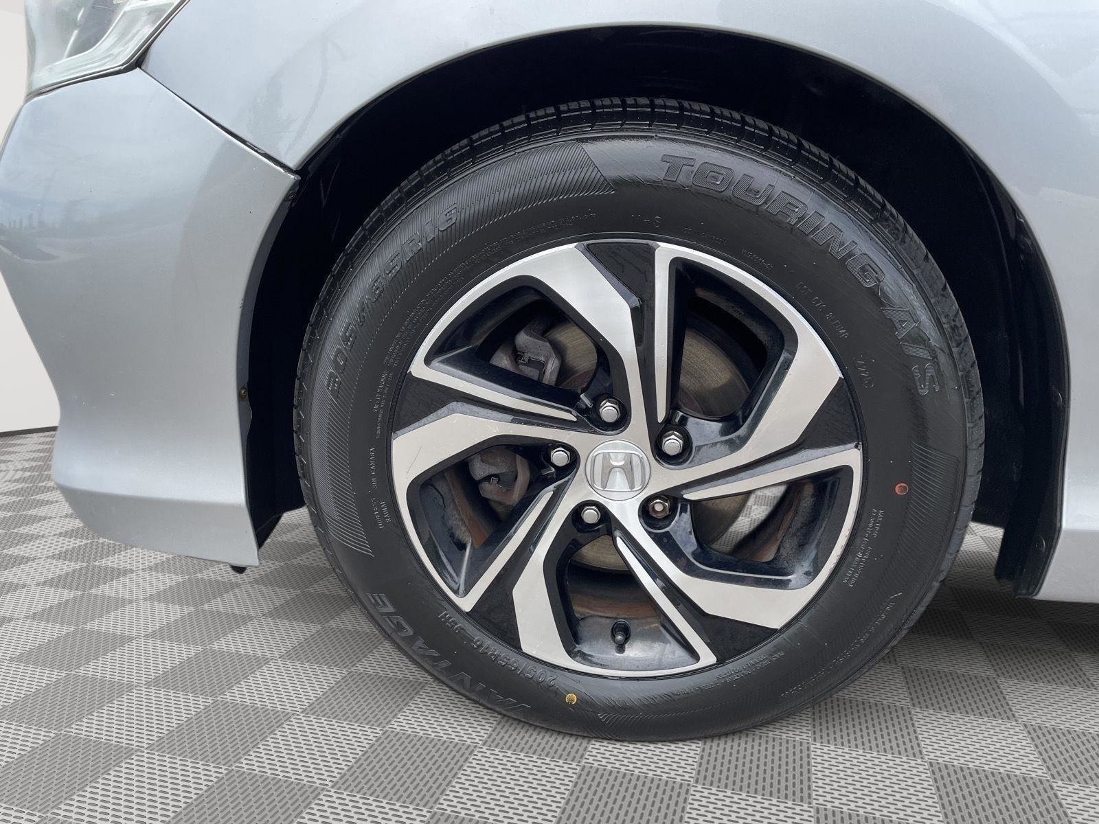 Used 2017 Honda Accord LX image 19