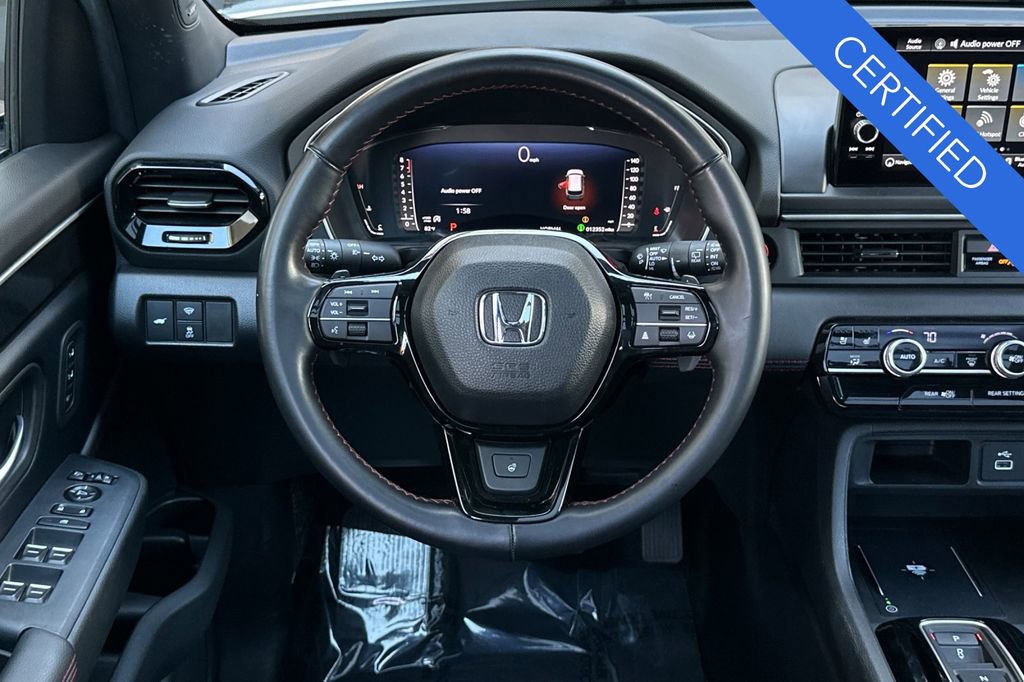 Certified 2025 Honda Pilot Black Edition image 16