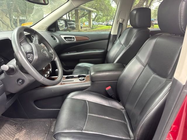 Used 2017 Nissan Pathfinder Platinum w/ Family Entertainment Package AWD/4WD image 5
