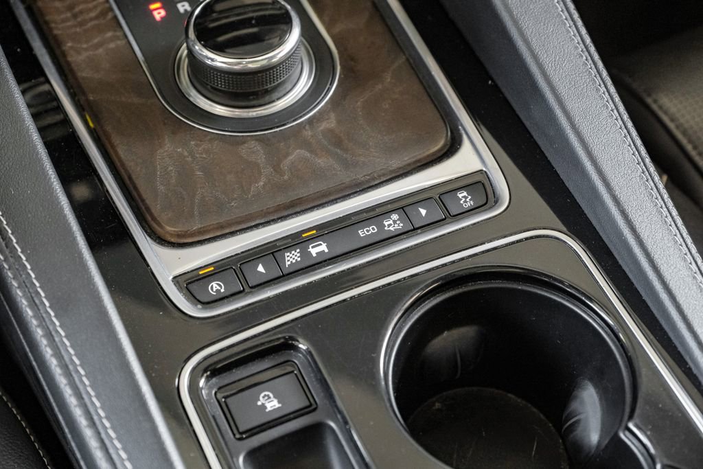 Used 2017 Jaguar F-PACE S image 29