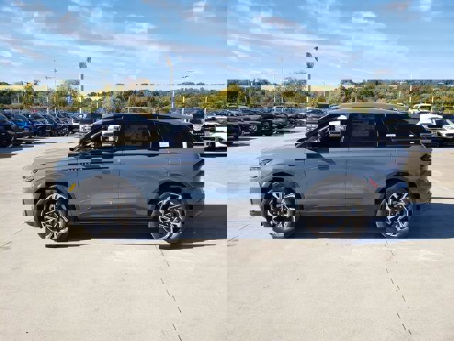 New 2026 Lincoln Nautilus Premier image 5