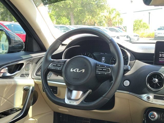 Used 2023 Kia Stinger GT2 RWD image 3