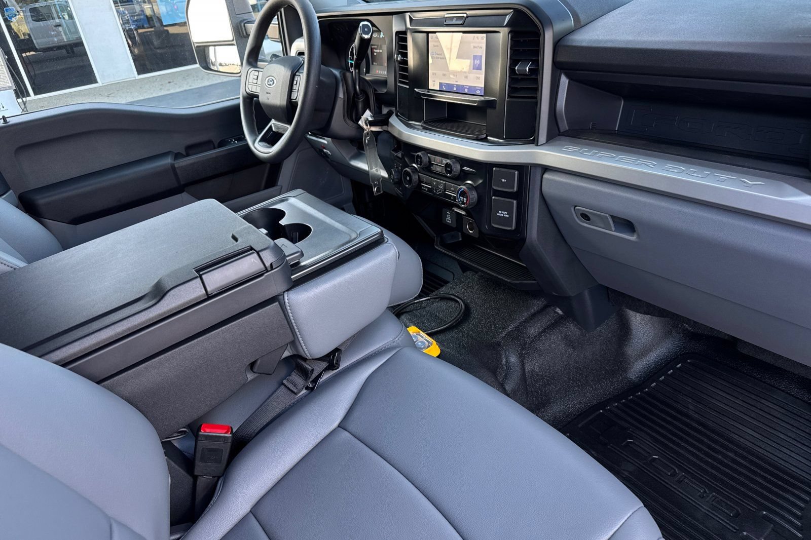 New 2025 Ford F550 4x4 SuperCab Super Duty image 17