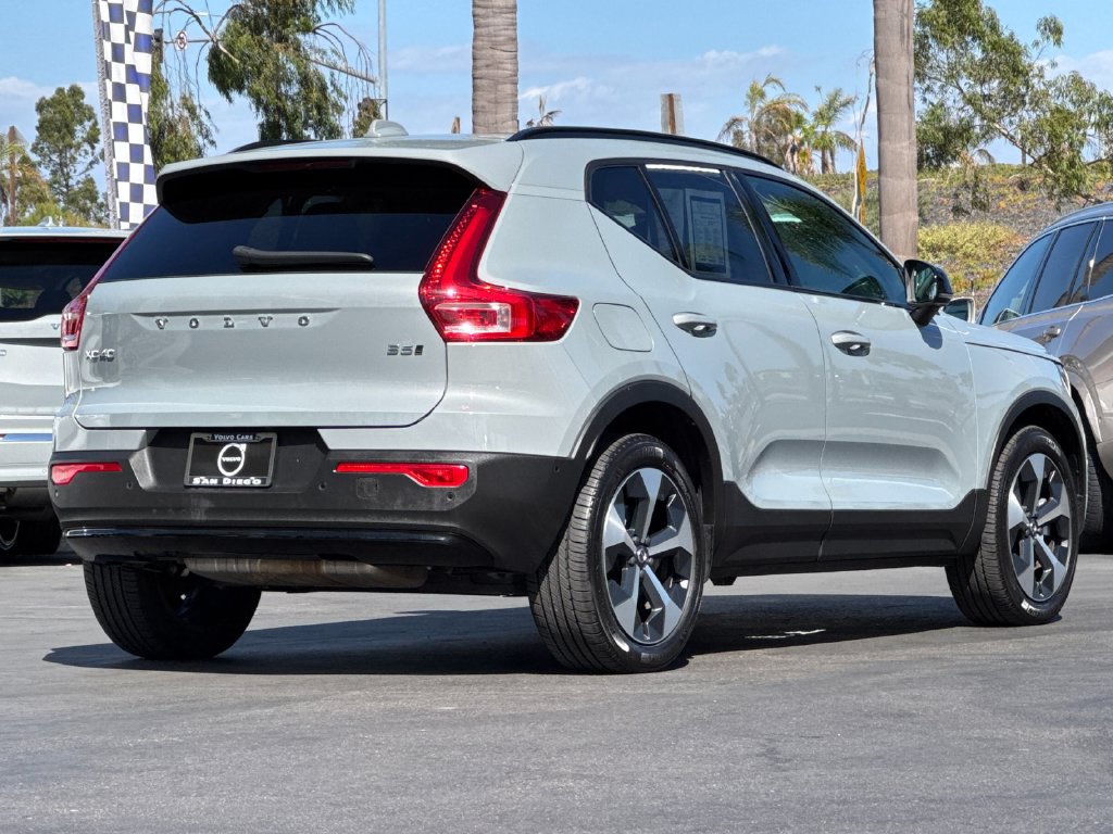 Certified 2026 Volvo XC40 B5 Plus AWD/4WD image 5