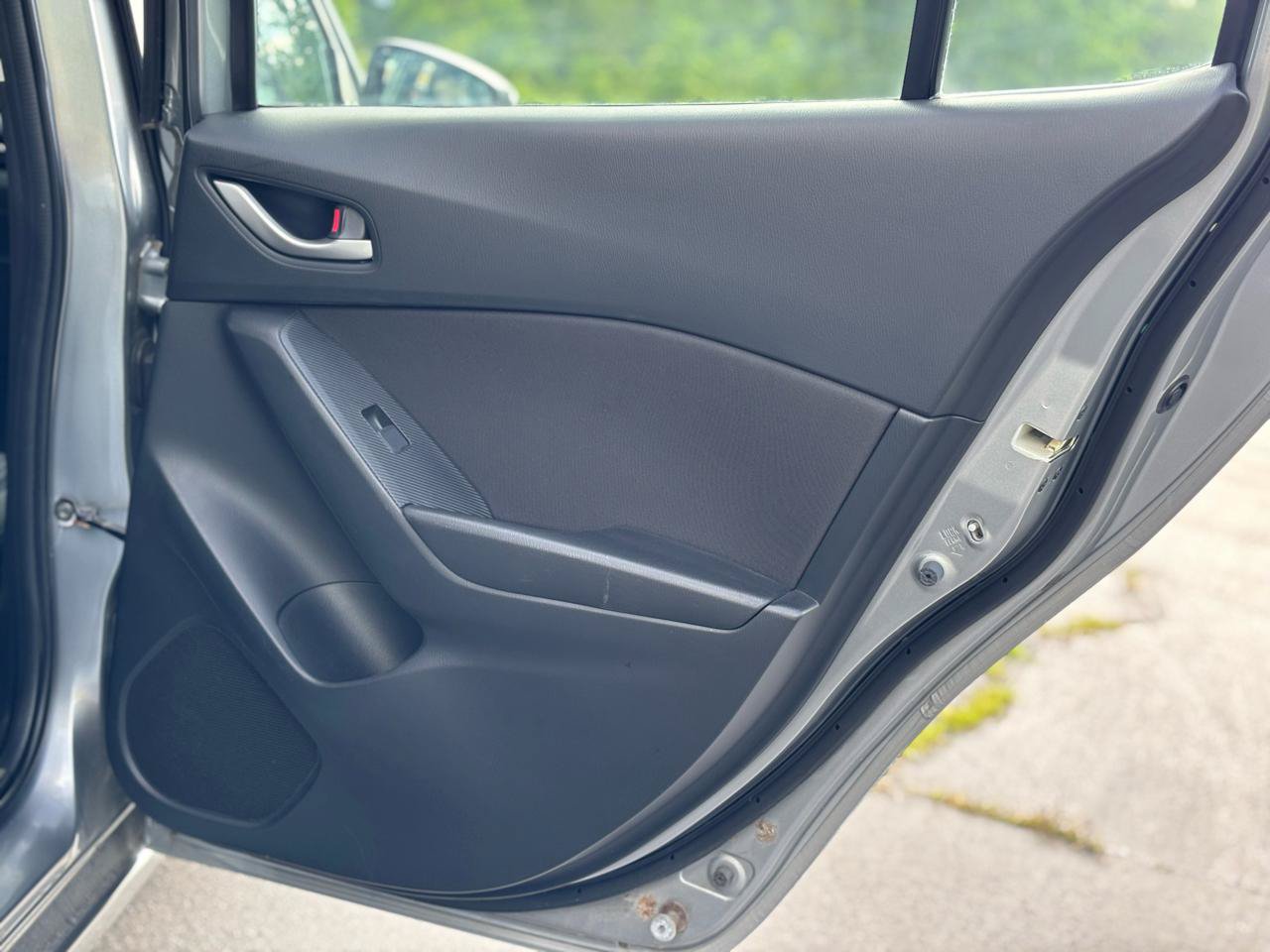 Used 2014 MAZDA MAZDA3 i Touring FWD image 32