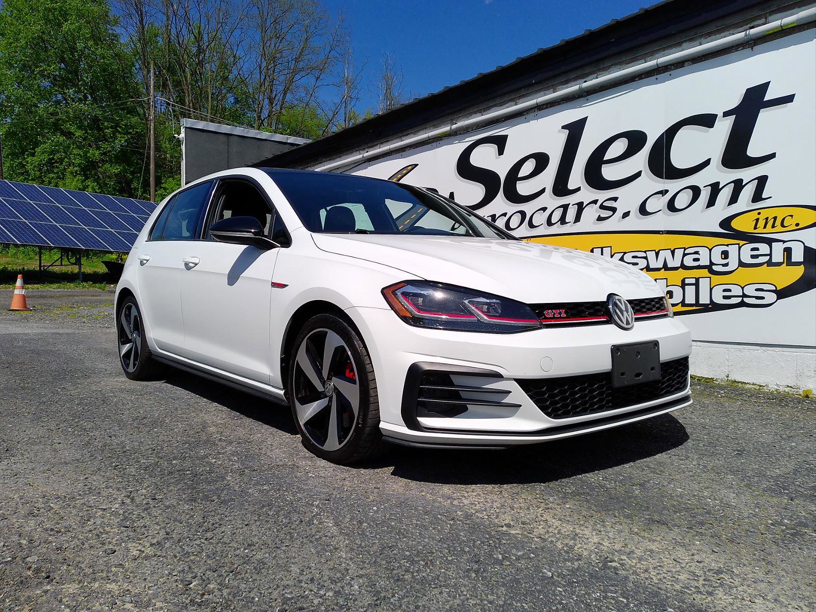 Used 2019 Volkswagen GTI SE w/ SE Experience Package FWD image 1