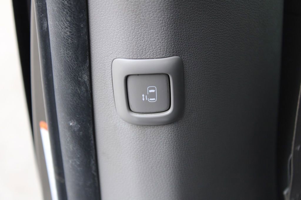 Used 2017 Kia Sedona LX w/ LX Essentials Premium Package image 25