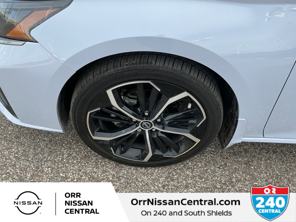 Certified 2025 Nissan Altima 2.5 SR image 9