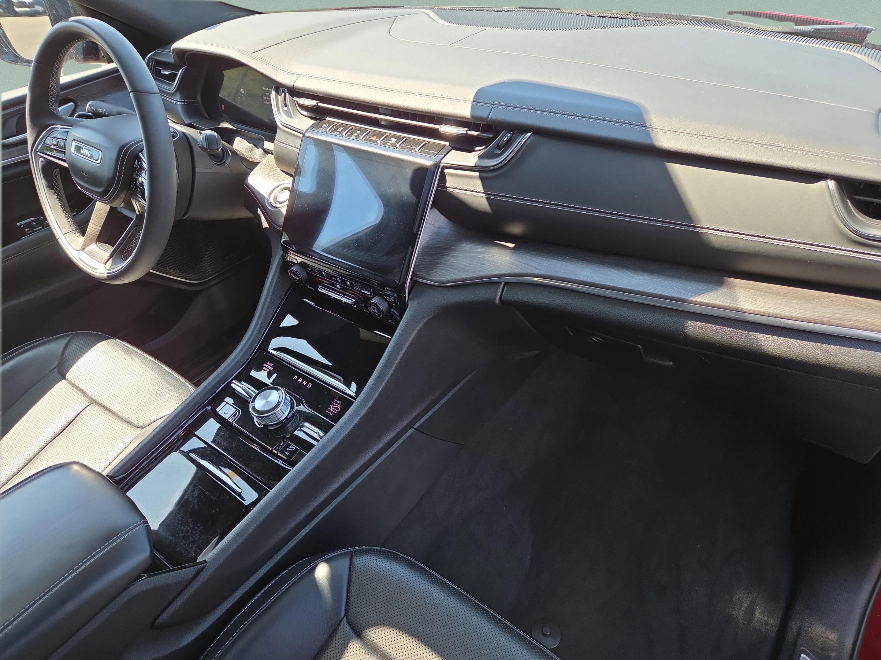 Used 2023 Jeep Grand Cherokee Overland image 40