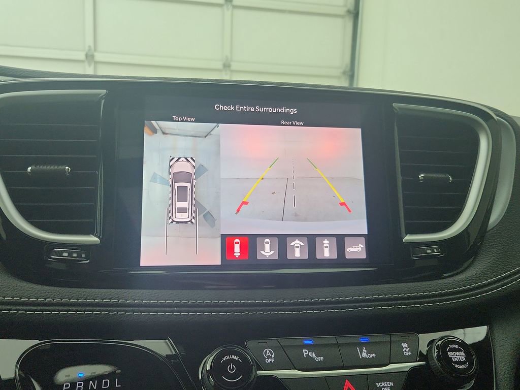 New 2026 Chrysler Pacifica Limited AWD/4WD image 25