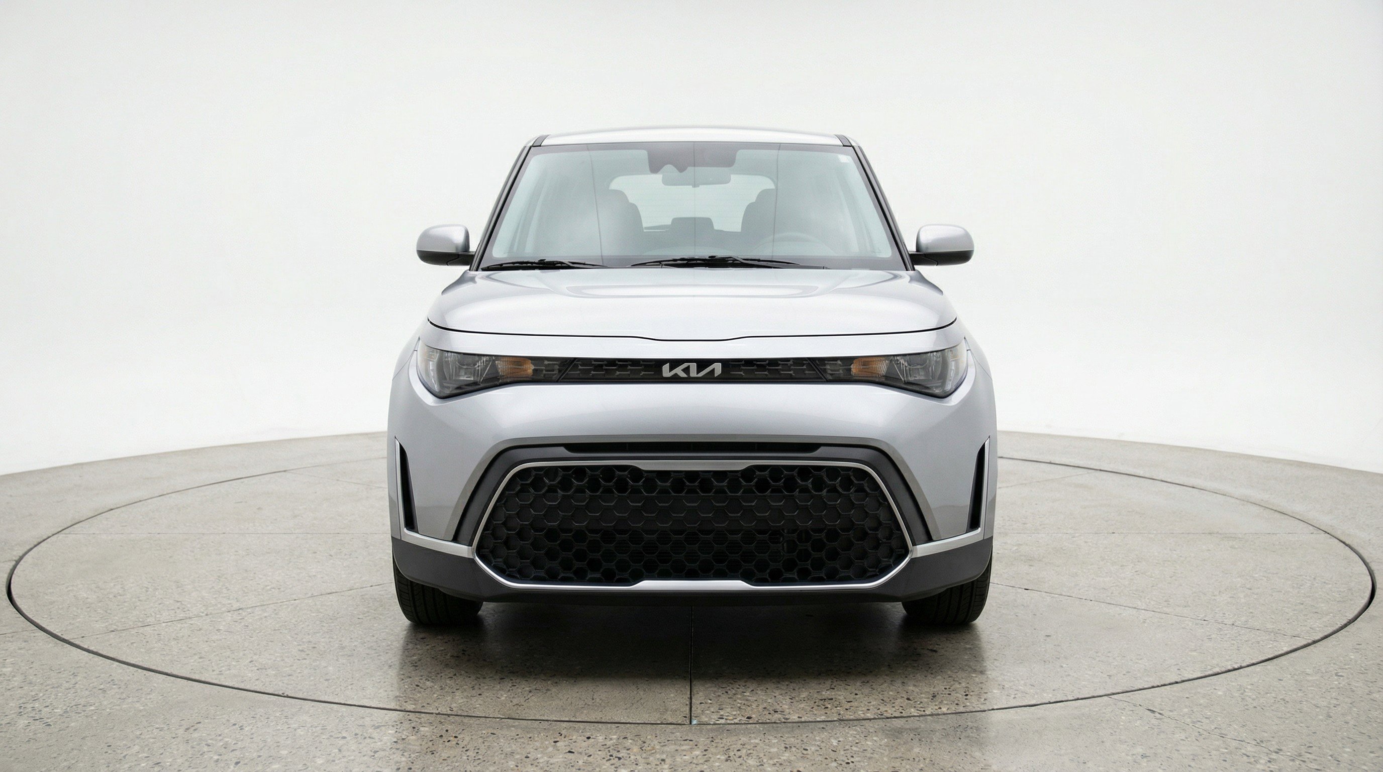 Used 2025 Kia Soul LX w/ LX Technology Package image 2