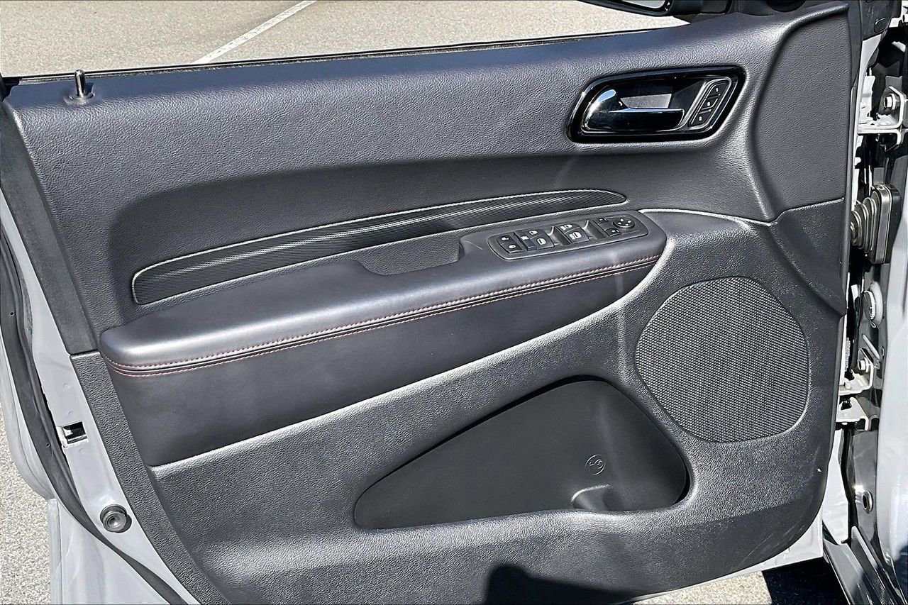 Used 2022 Dodge Durango R/T w/ Blacktop Package AWD/4WD image 29