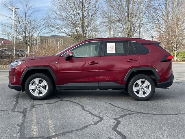 Used 2021 Toyota RAV4 XLE w/ XLE Grade Weather Package image 2