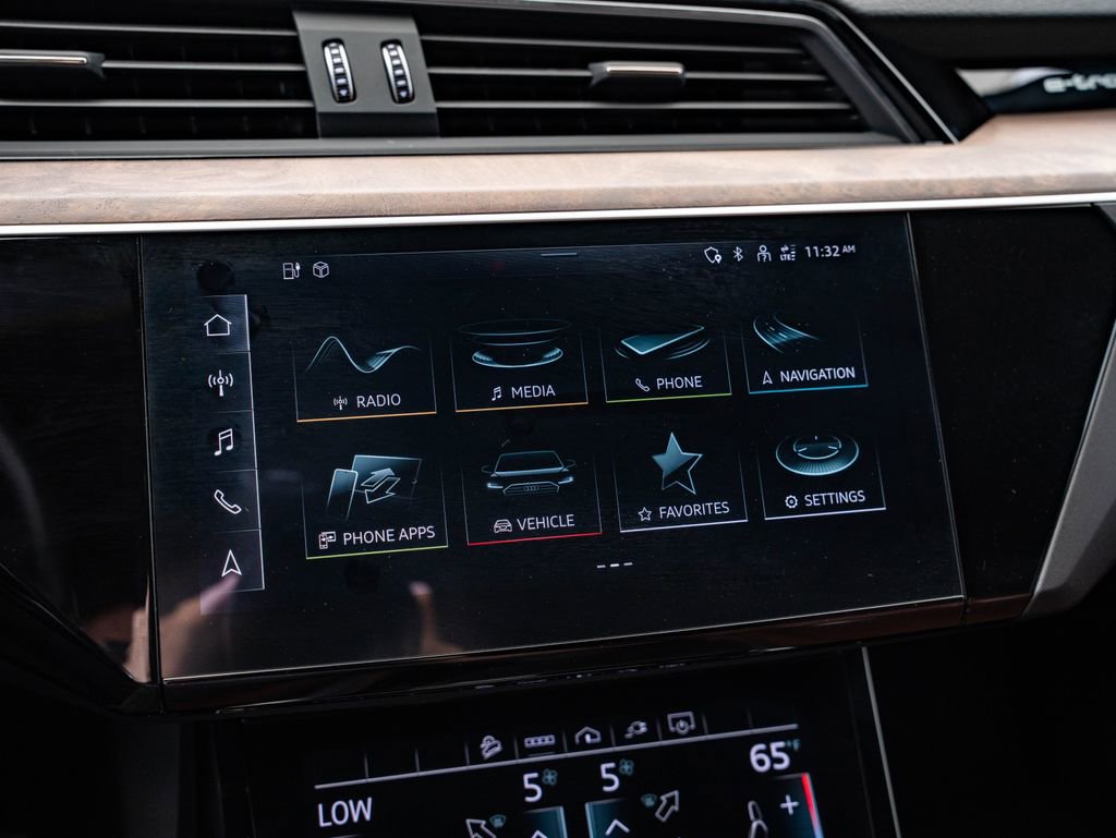Used 2021 Audi e-tron Premium w/ Convenience Plus Package AWD/4WD image 32