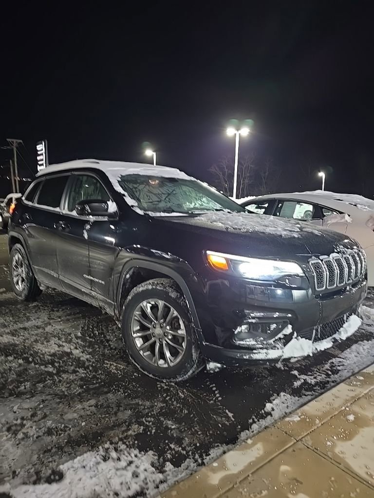 Certified 2019 Jeep Cherokee Latitude Plus w/ Cold Weather Group image 1