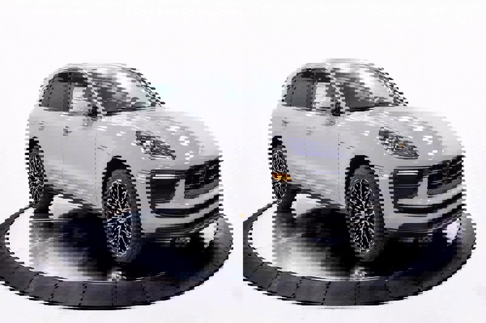 Certified 2025 Porsche Macan image 9