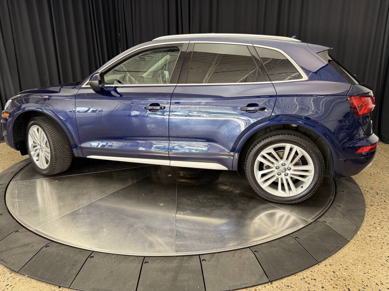 Used 2019 Audi Q5 2.0T Premium Plus w/ Premium Plus Package AWD/4WD image 4
