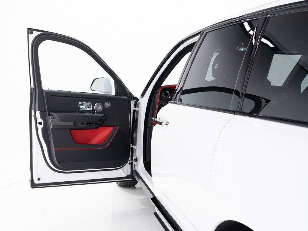 Certified 2024 Rolls-Royce Cullinan Black Badge w/ Dark Exterior Package image 11