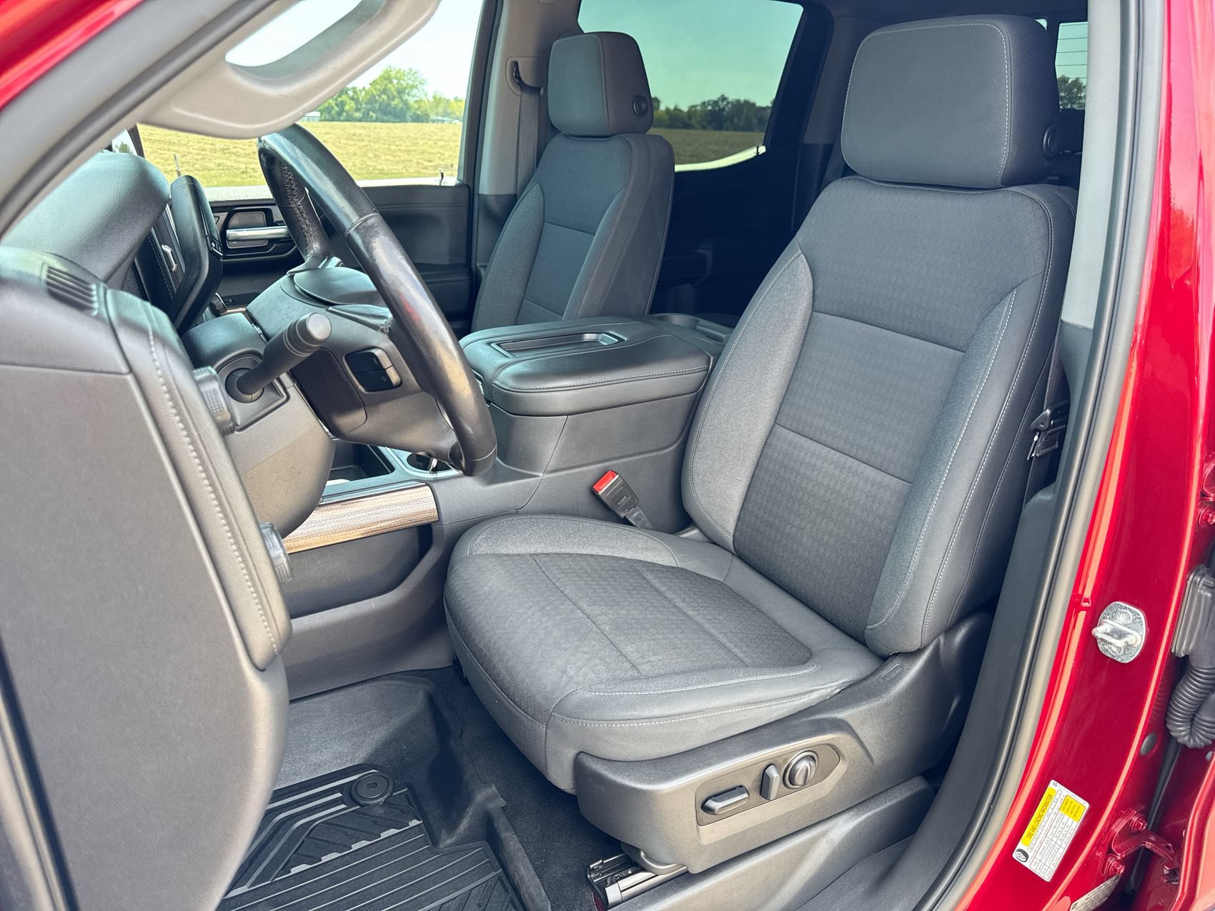 Used 2021 Chevrolet Silverado 1500 LT Trail Boss w/ Convenience Package II AWD/4WD image 11