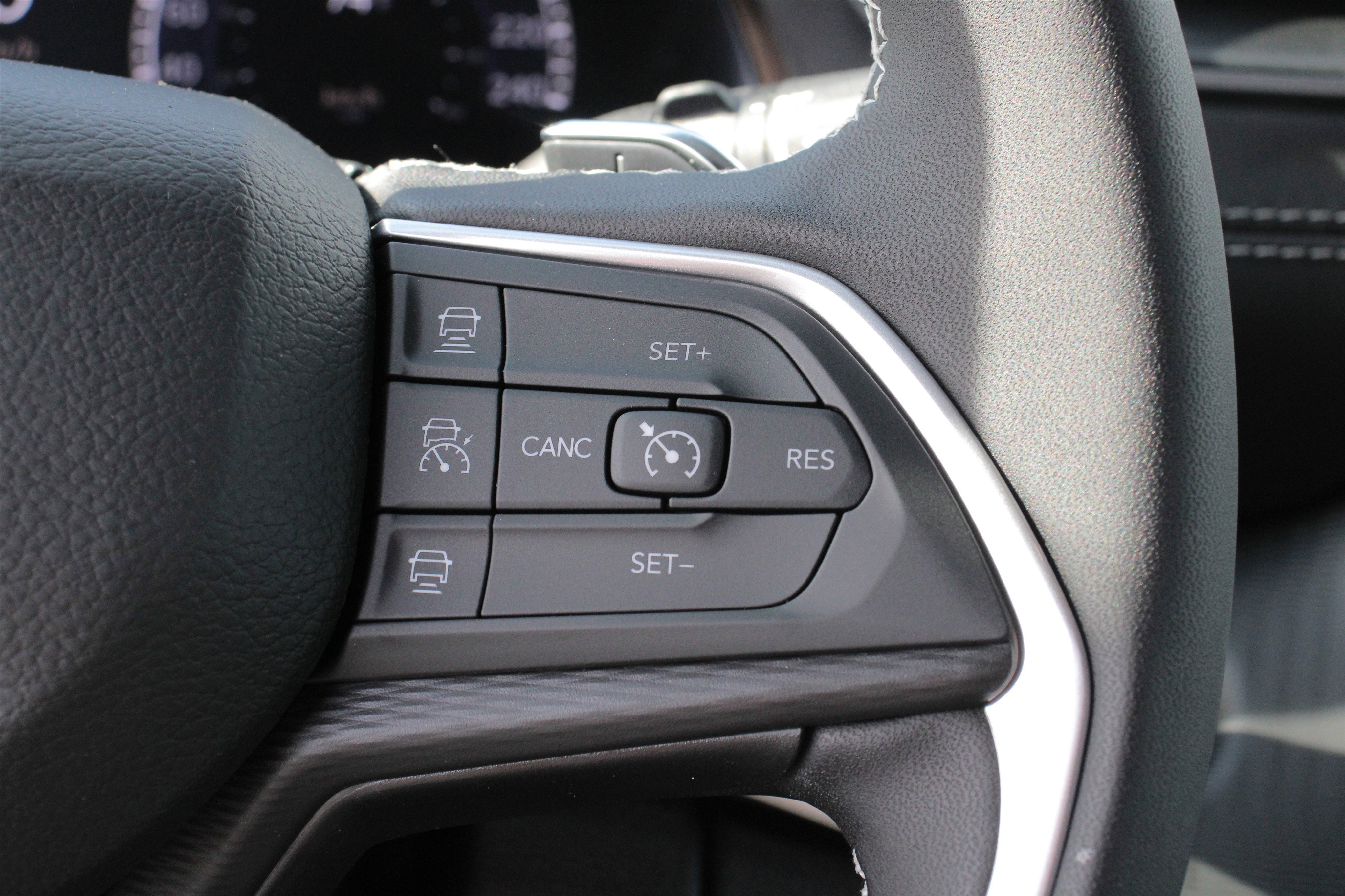 New 2025 Jeep Grand Cherokee Laredo w/ Luxury Tech Group I image 10