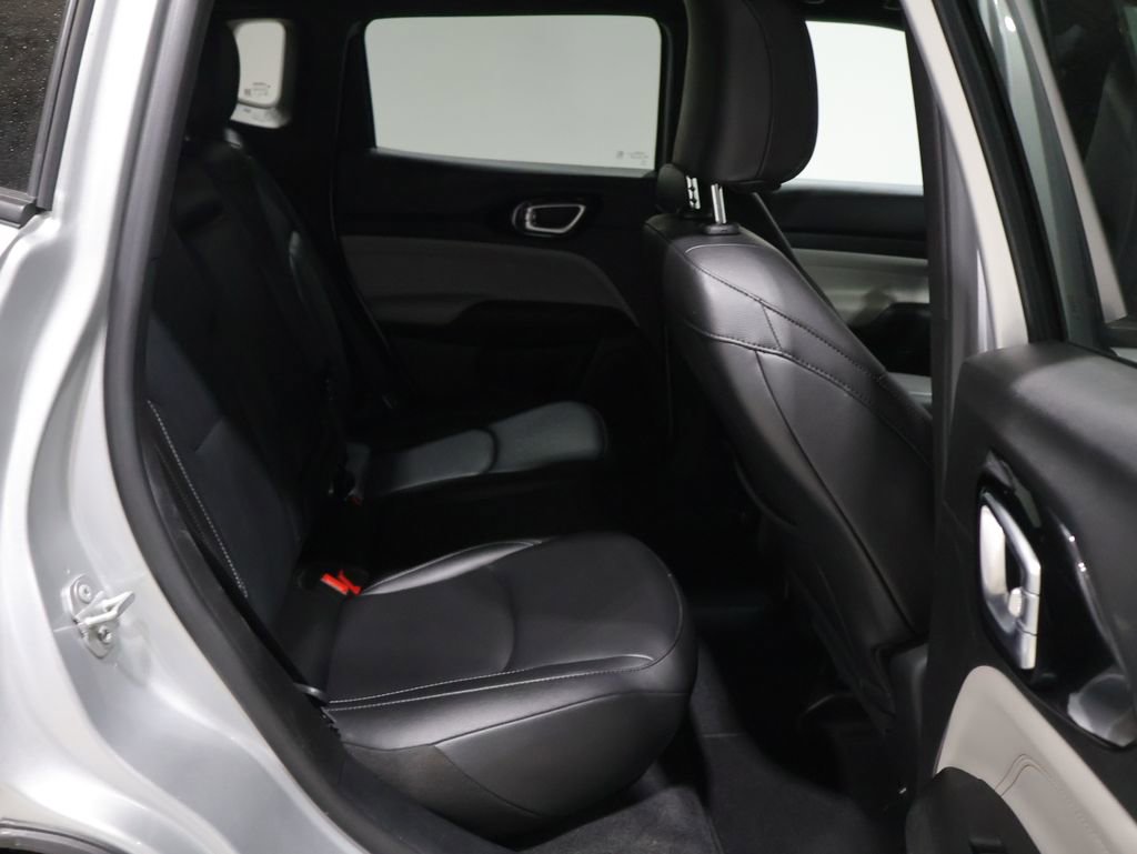 Used 2025 Jeep Compass Limited image 21