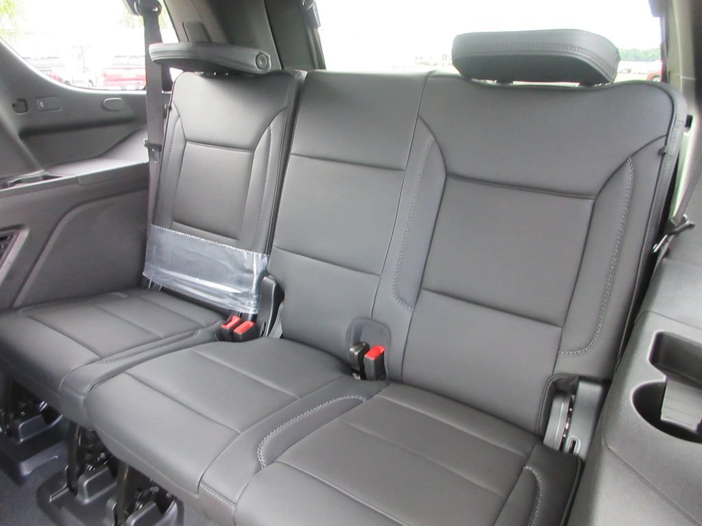 New 2026 GMC Yukon Denali w/ Denali Reserve Package AWD/4WD image 13