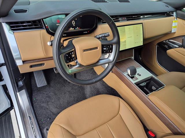 New 2026 Land Rover Range Rover Long Wheelbase SE AWD/4WD image 3