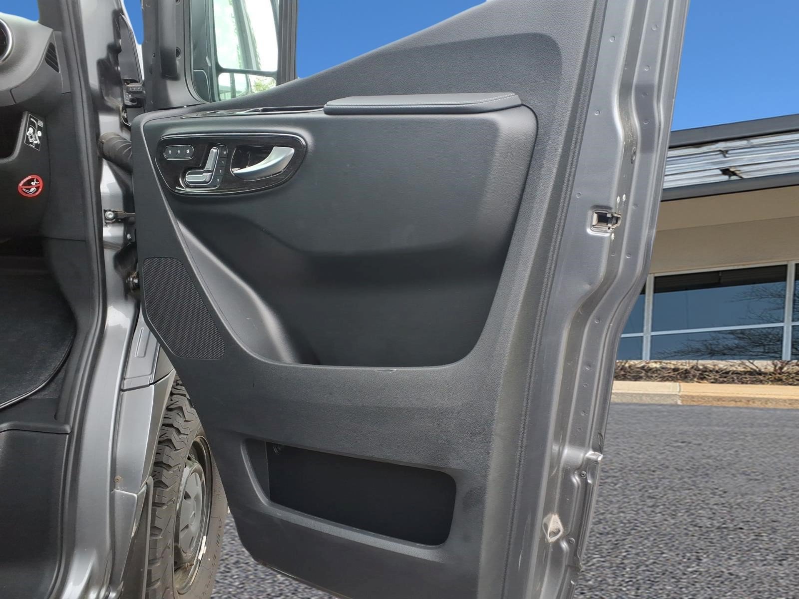 Used 2023 Mercedes-Benz Sprinter 2500 image 10