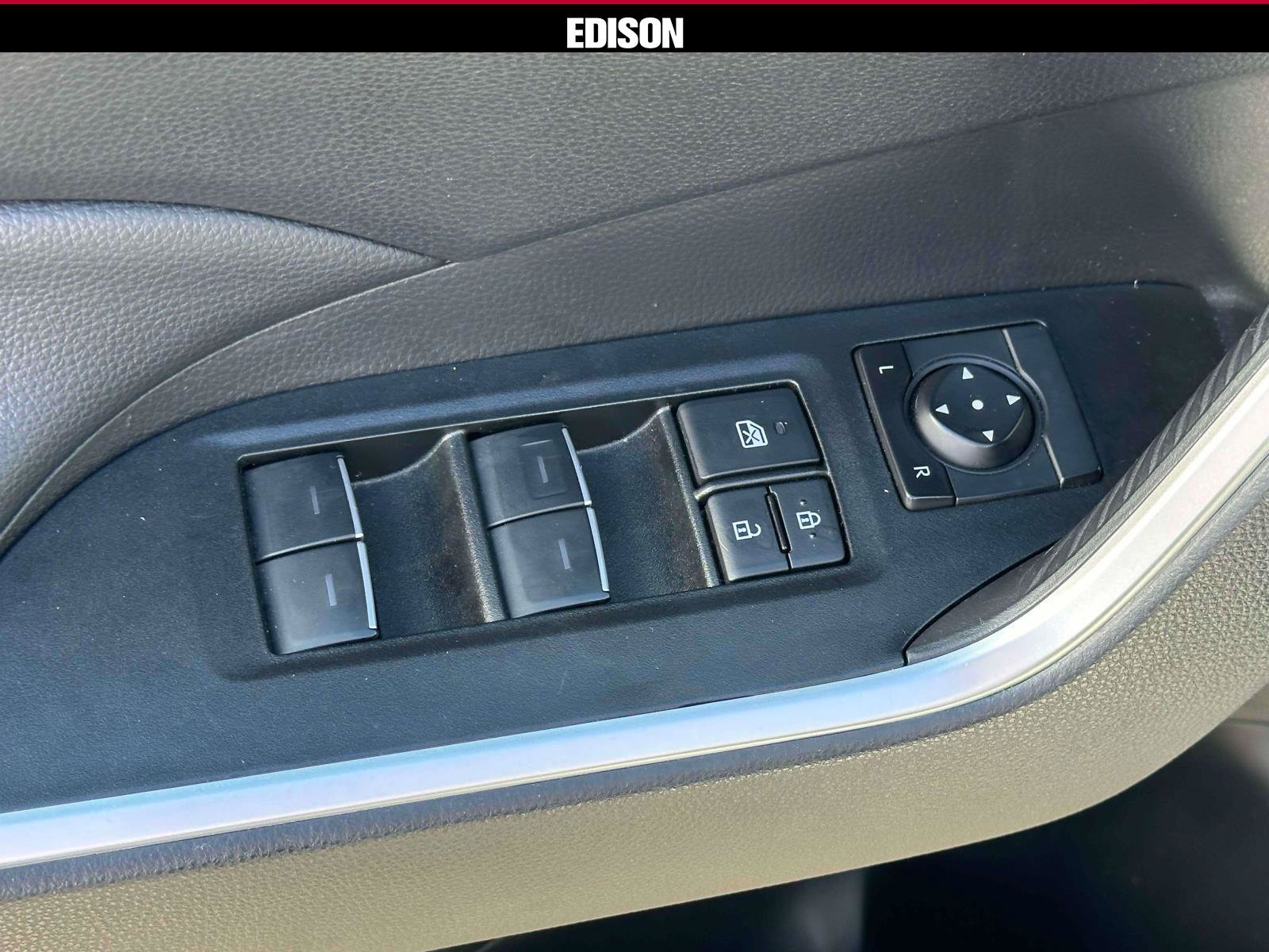Used 2025 Toyota RAV4 XLE AWD/4WD image 16