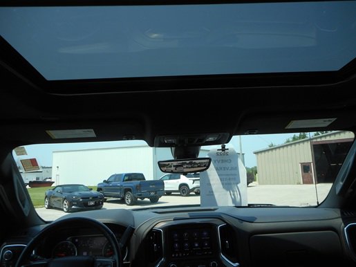 Used 2022 Chevrolet Silverado 1500 High Country w/ Technology Package image 14